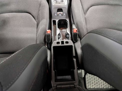 Used 2023 Jeep Renegade Latitude w/ Premium Group image 19