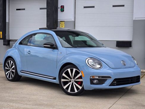 Used 2015 Volkswagen Beetle R-Line image 1
