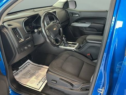 Used 2022 Chevrolet Colorado LT AWD/4WD image 7