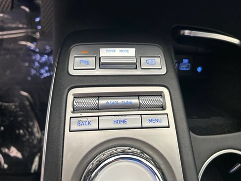 Used 2025 Genesis GV70 2.5T AWD/4WD image 50