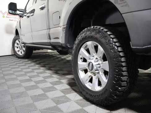 Used 2017 Ford F250 Platinum w/ Platinum Ultimate Package AWD/4WD image 15