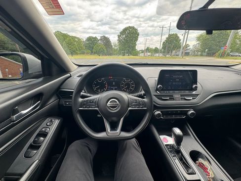 Used 2019 Nissan Altima 2.5 S FWD image 18
