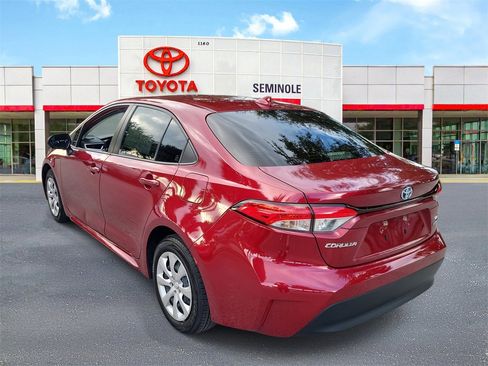 Used 2023 Toyota Corolla LE image 4