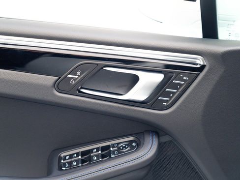 Certified 2026 Porsche Macan S AWD/4WD image 24
