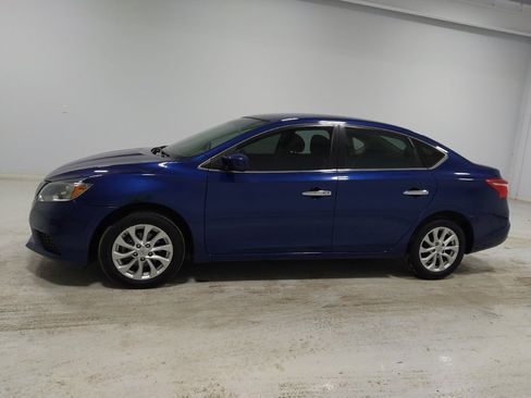 Used 2019 Nissan Sentra SV image 2
