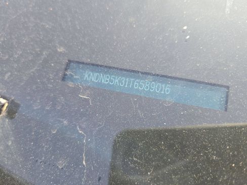 Used 2026 Kia Carnival FWD image 7