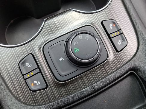 Certified 2023 GMC Acadia SLT AWD/4WD image 25