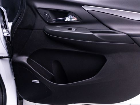 Used 2023 Chevrolet Bolt LT w/ Infotainment Package FWD image 40