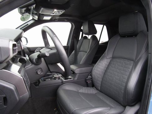 Certified 2025 Toyota 4Runner TRD Off-Road Premium image 11