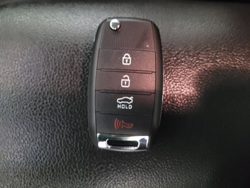 Used 2017 Kia Forte LX image 32