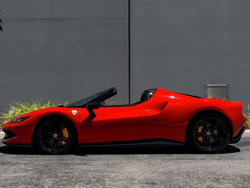 Used 2024 Ferrari 296 GTS RWD image 2
