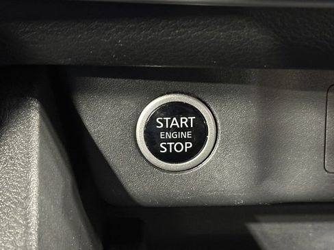 Used 2021 Nissan Rogue SV image 36