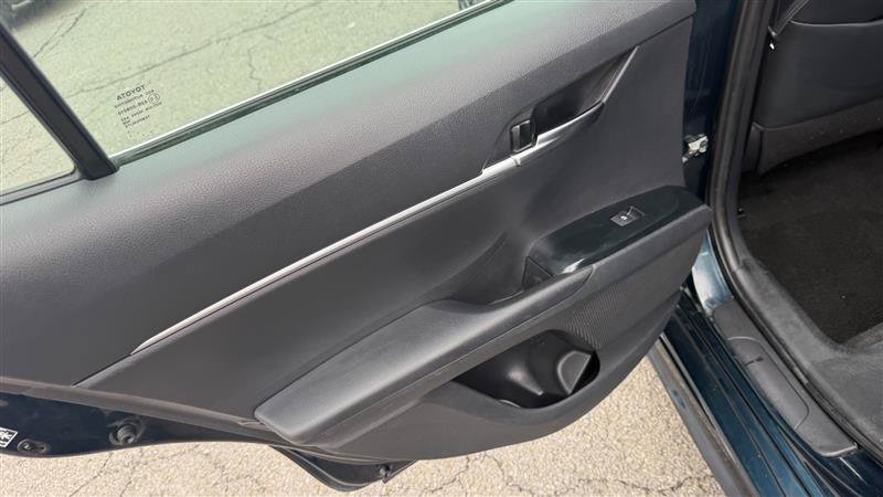 Used 2019 Toyota Camry SE FWD image 17
