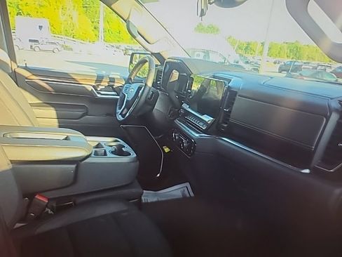 Used 2023 Chevrolet Silverado 1500 LT AWD/4WD image 10