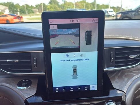 Used 2022 Ford Explorer Platinum w/ Equipment Group 601A image 21