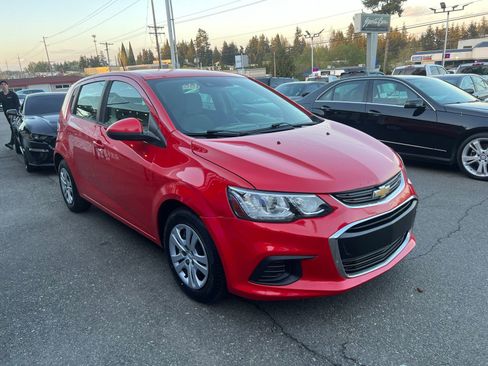 Used 2020 Chevrolet Sonic LT FWD image 3