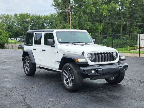 Used 2025 Jeep Wrangler Unlimited Sport S 4xe w/ Convenience Group AWD/4WD image 14