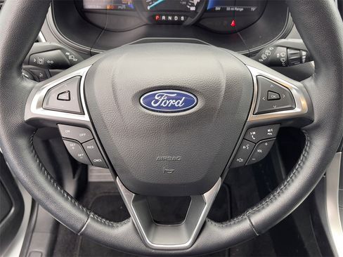 Used 2023 Ford Edge SEL image 19