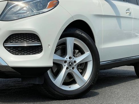 Used 2018 Mercedes-Benz GLE 350 4MATIC image 2