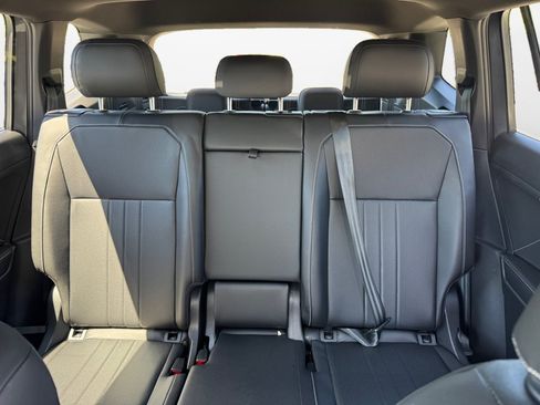 Certified 2023 Volkswagen Tiguan SE R-Line FWD image 15