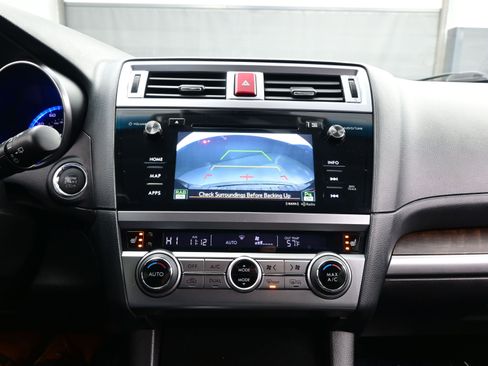 Used 2017 Subaru Outback 2.5i Limited image 19