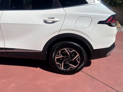 Used 2024 Kia Sportage LX AWD/4WD image 35