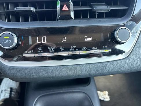 Used 2026 Toyota Corolla LE FWD image 13