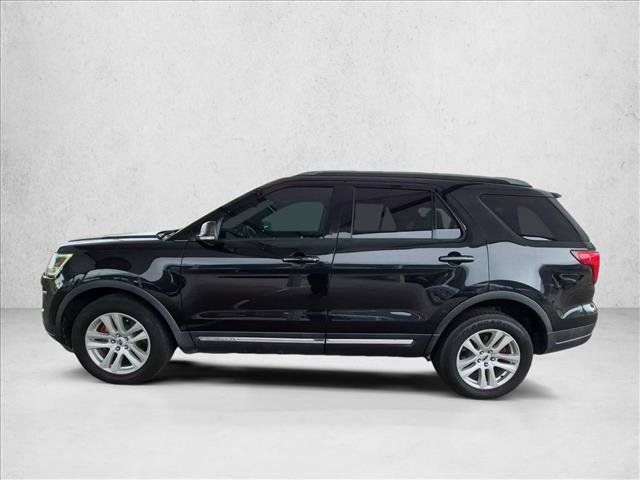 Used 2019 Ford Explorer XLT w/ Equipment Group 202A AWD/4WD image 8