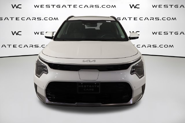 Used 2023 Kia Niro Wave w/ Wave Preserve Package FWD image 2