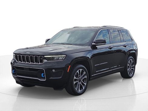 Used 2023 Jeep Grand Cherokee Overland w/ Advanced Protech Group III image 2