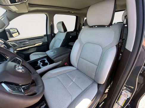 Used 2026 RAM 1500 Laramie w/ Advanced Safety Group II AWD/4WD image 19