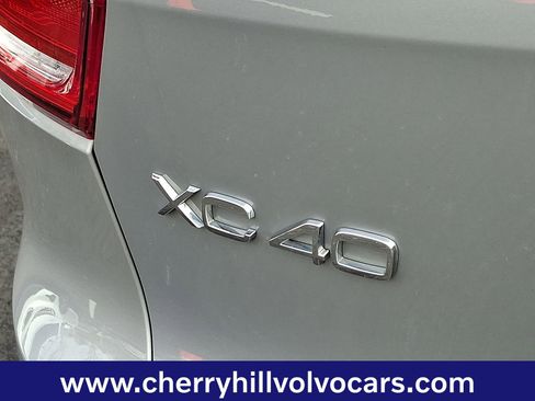 Certified 2025 Volvo XC40 B5 Plus image 31