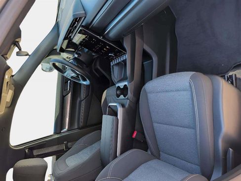 Used 2025 GMC Terrain Elevation image 18