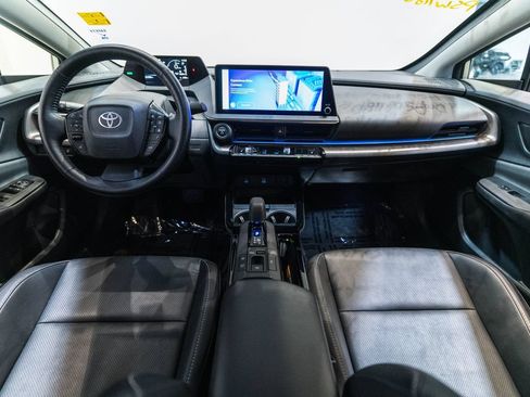 Certified 2025 Toyota Prius XLE FWD image 13