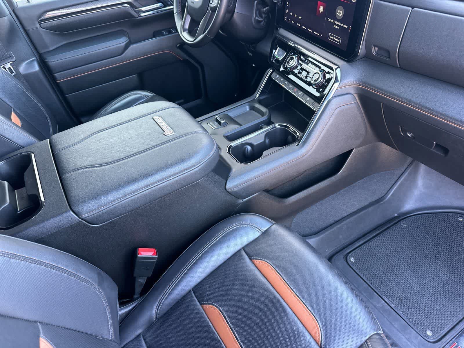 Used 2024 GMC Sierra 3500 AT4 w/ AT4 Premium Plus Package AWD/4WD image 15