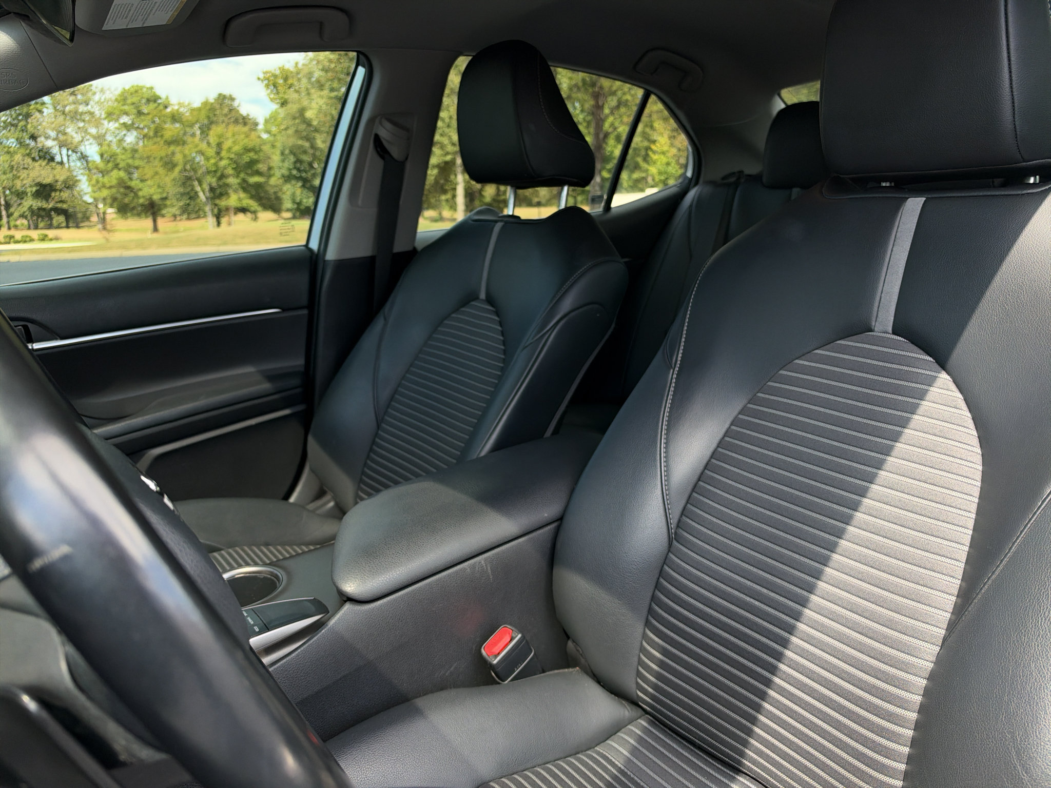 Used 2022 Toyota Camry SE FWD image 12