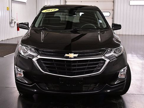Used 2019 Chevrolet Equinox LT image 2