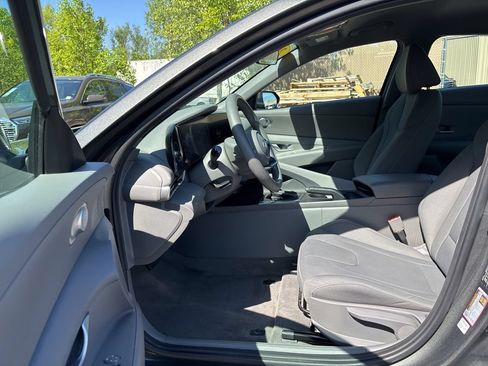 Certified 2024 Hyundai Elantra SEL FWD image 10