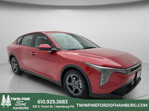 Used 2025 Kia K4 FWD image 1