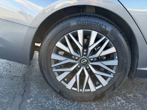 Used 2025 Nissan Altima 2.5 SV image 13