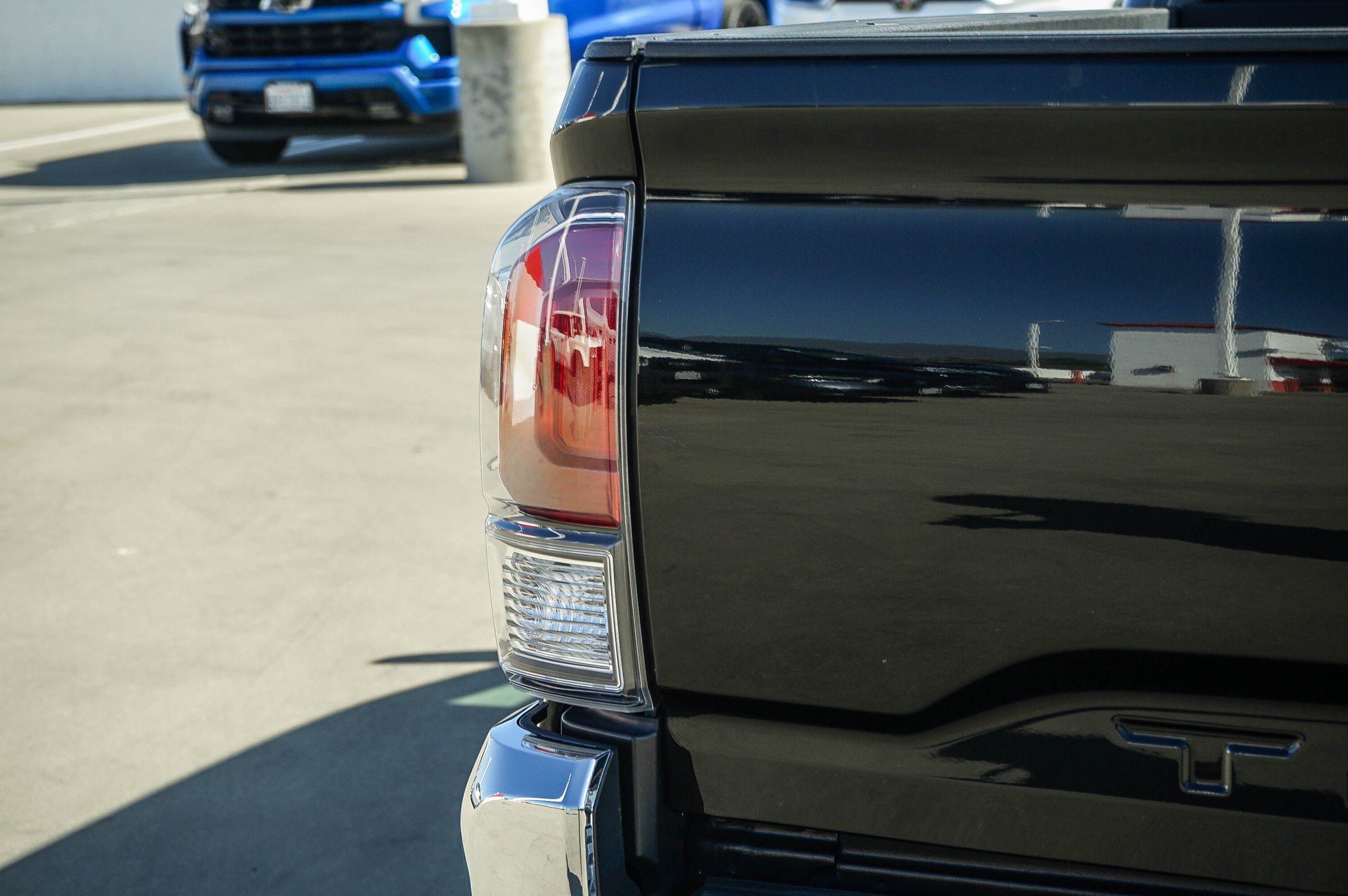Used 2023 Toyota Tacoma TRD Off-Road AWD/4WD image 8