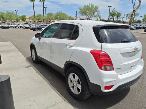 Used 2022 Chevrolet Trax LS w/ Tint and Cruise Package FWD image 19