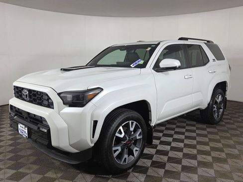 Used 2026 Toyota 4Runner TRD Sport Premium AWD/4WD image 2