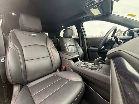 Certified 2023 Cadillac XT4 Luxury w/ Cold Weather Package image 32