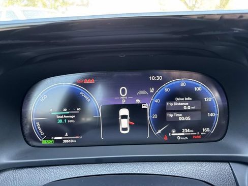 Certified 2023 Toyota Crown Limited image 27