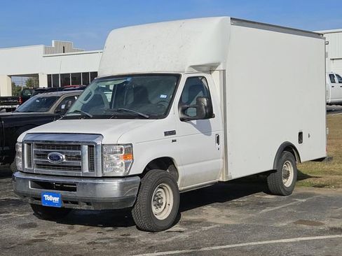 Used 2019 Ford E-350 and Econoline 350 Super Duty w/ Power Windows & Locks Group image 3