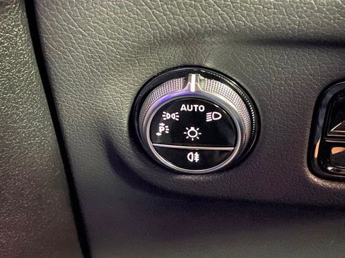 Used 2023 Mercedes-Benz EQE 500 4MATIC Sedan w/ Exclusive Trim Package image 34