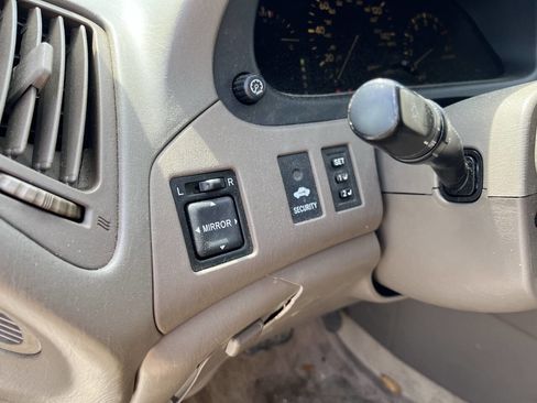 Used 1999 Lexus RX 300 w/ Premium Pkg image 10