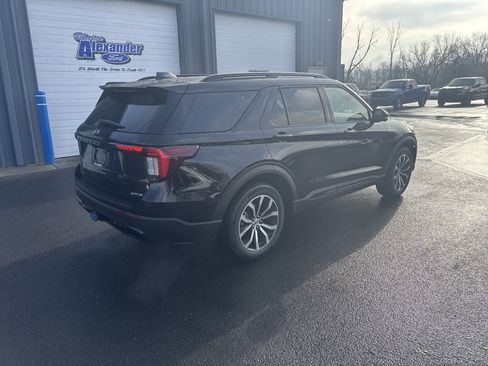 New 2026 Ford Explorer ST-Line image 3