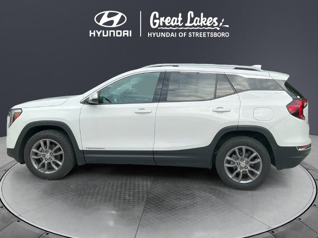 Used 2023 GMC Terrain SLT AWD/4WD image 3